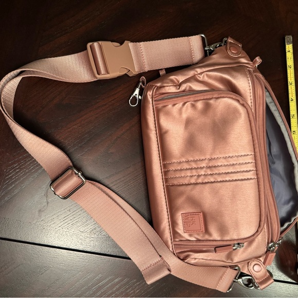 IHKWIP Crossbody Sling Bag in Rose Gold - NWOT - Picture 2 of 8
